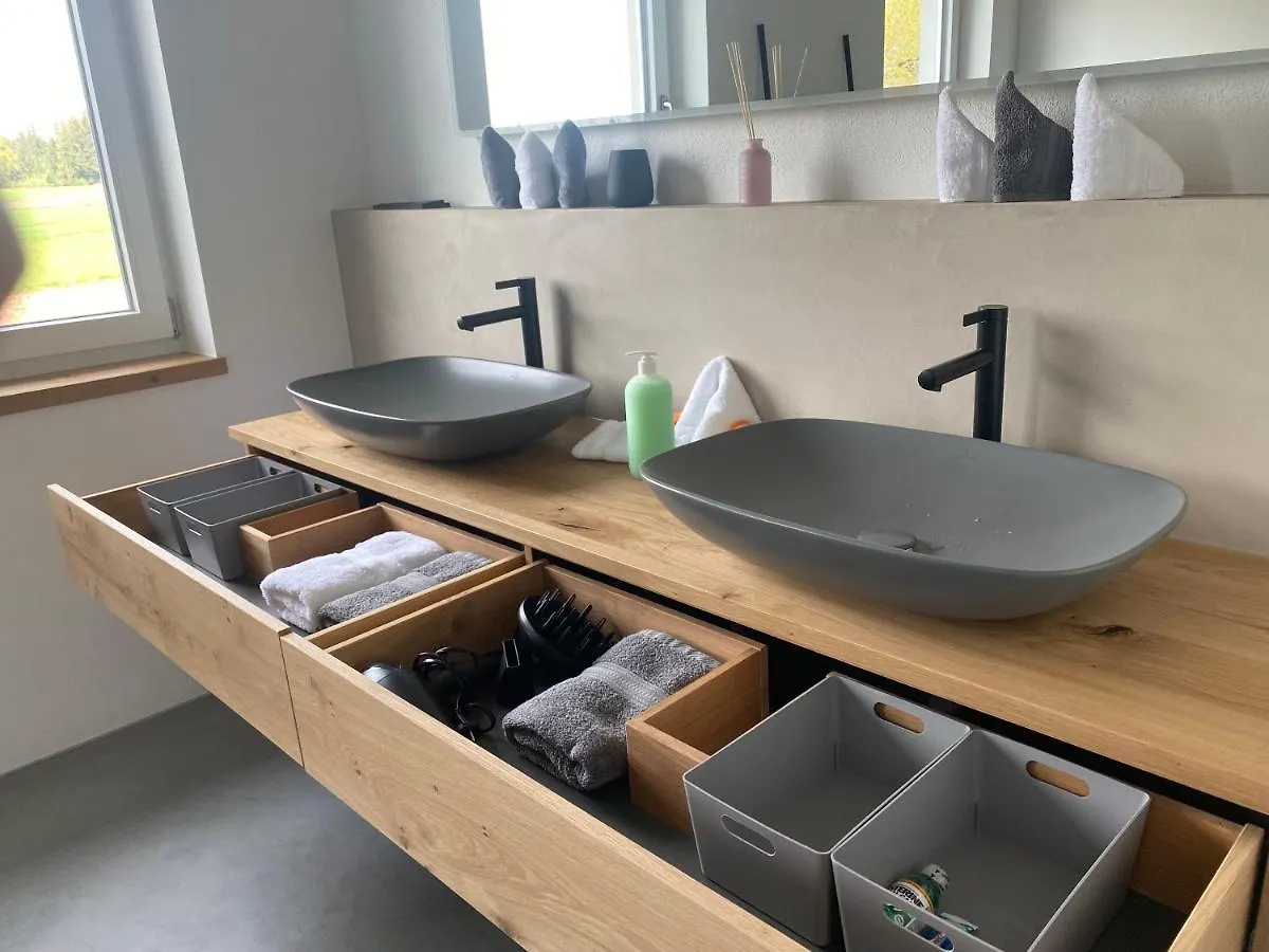Ferienwohnung Neubau Gruener Wolpertinger Designwhg 106Qm Barrierefrei Breitbrunn am Chiemsee Apartment