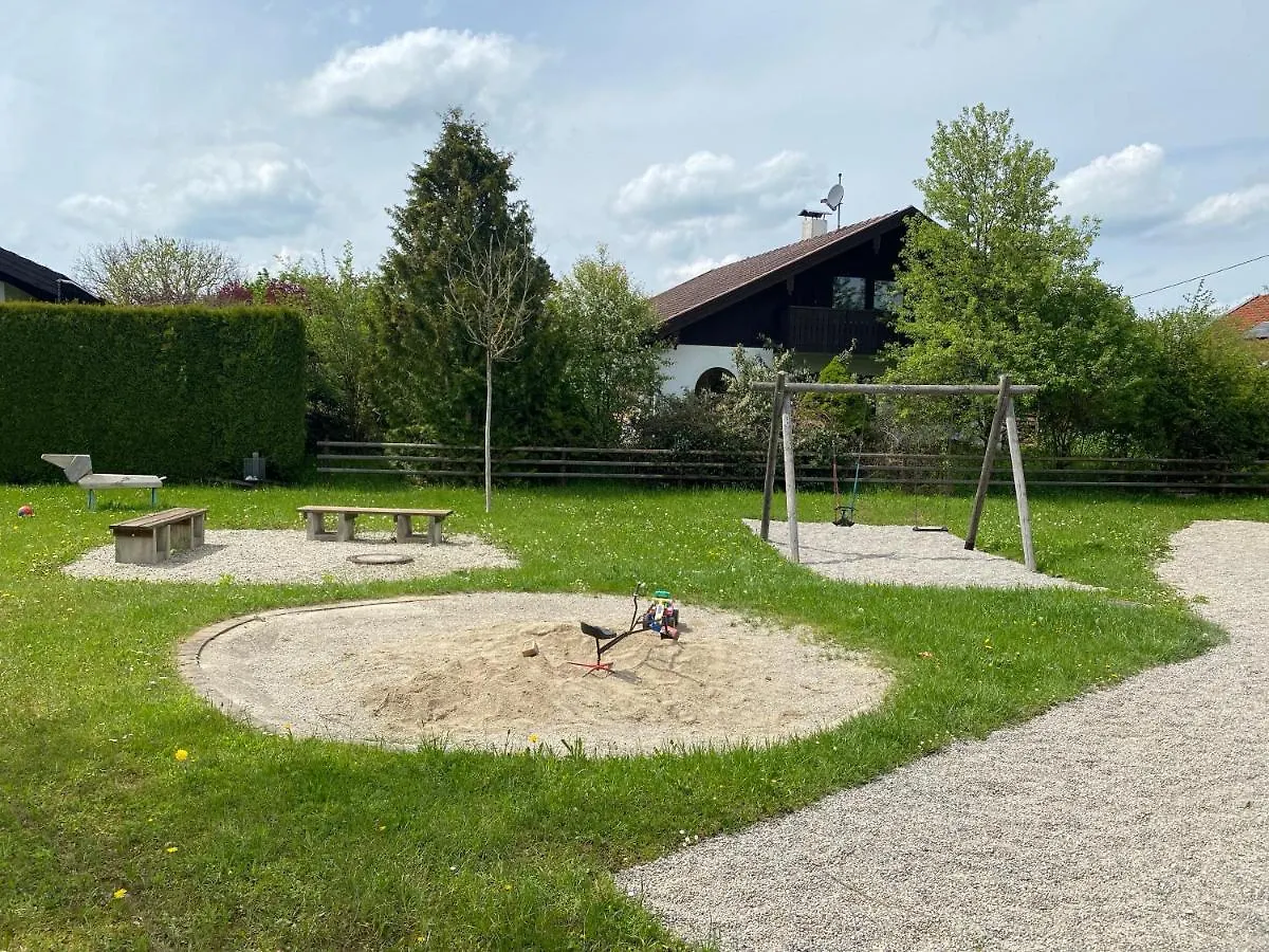 Apartment Ferienwohnung Neubau Gruener Wolpertinger Designwhg 106Qm Barrierefrei Breitbrunn am Chiemsee