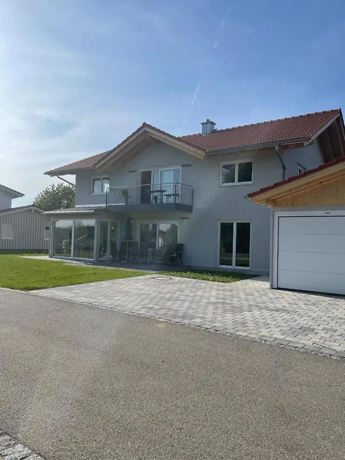Ferienwohnung Neubau Gruener Wolpertinger Designwhg 106Qm Barrierefrei Breitbrunn am Chiemsee Apartment